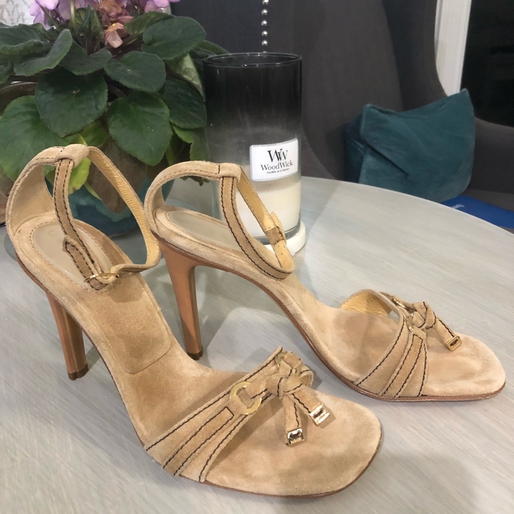 Casadei heels 7.5 tan suede with gold hardware